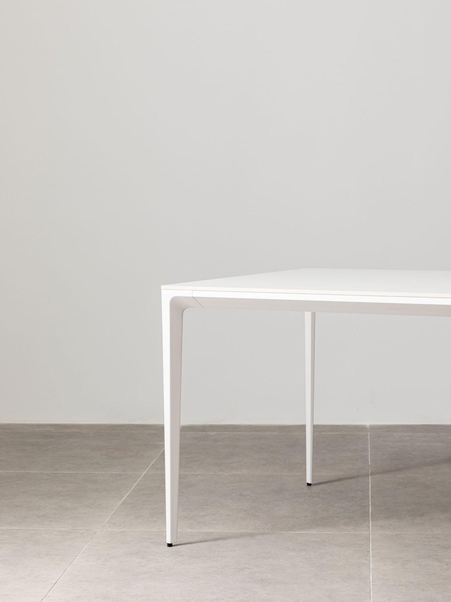 Innovation S - Minimalist Premium Porcelain Dining Table - White