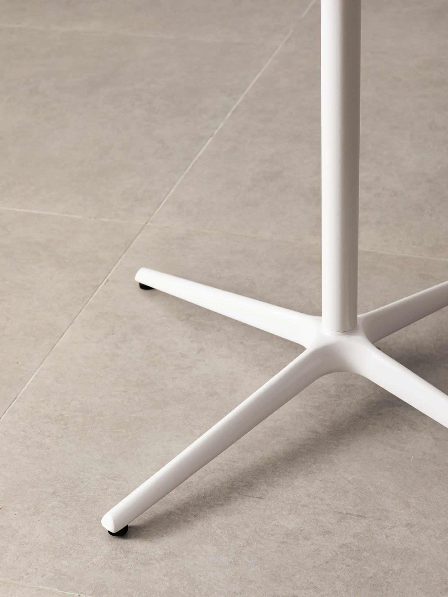 Minimalist Premium Porcelain Bistro/Dining Table - Series 14 - Calacatta