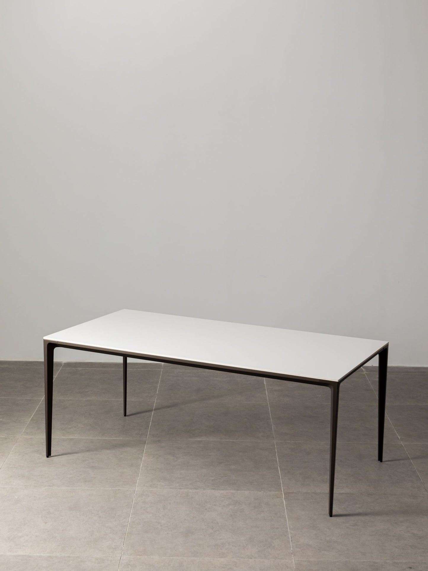 Innovation S - Minimalist Premium Porcelain Dining Table - White / Bronze