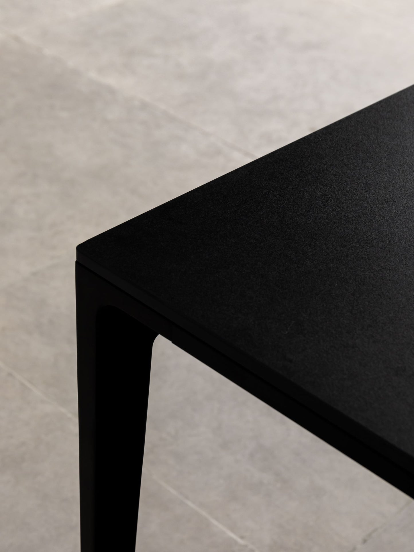 Innovation S - Minimalist Premium Porcelain Dining Table - Black