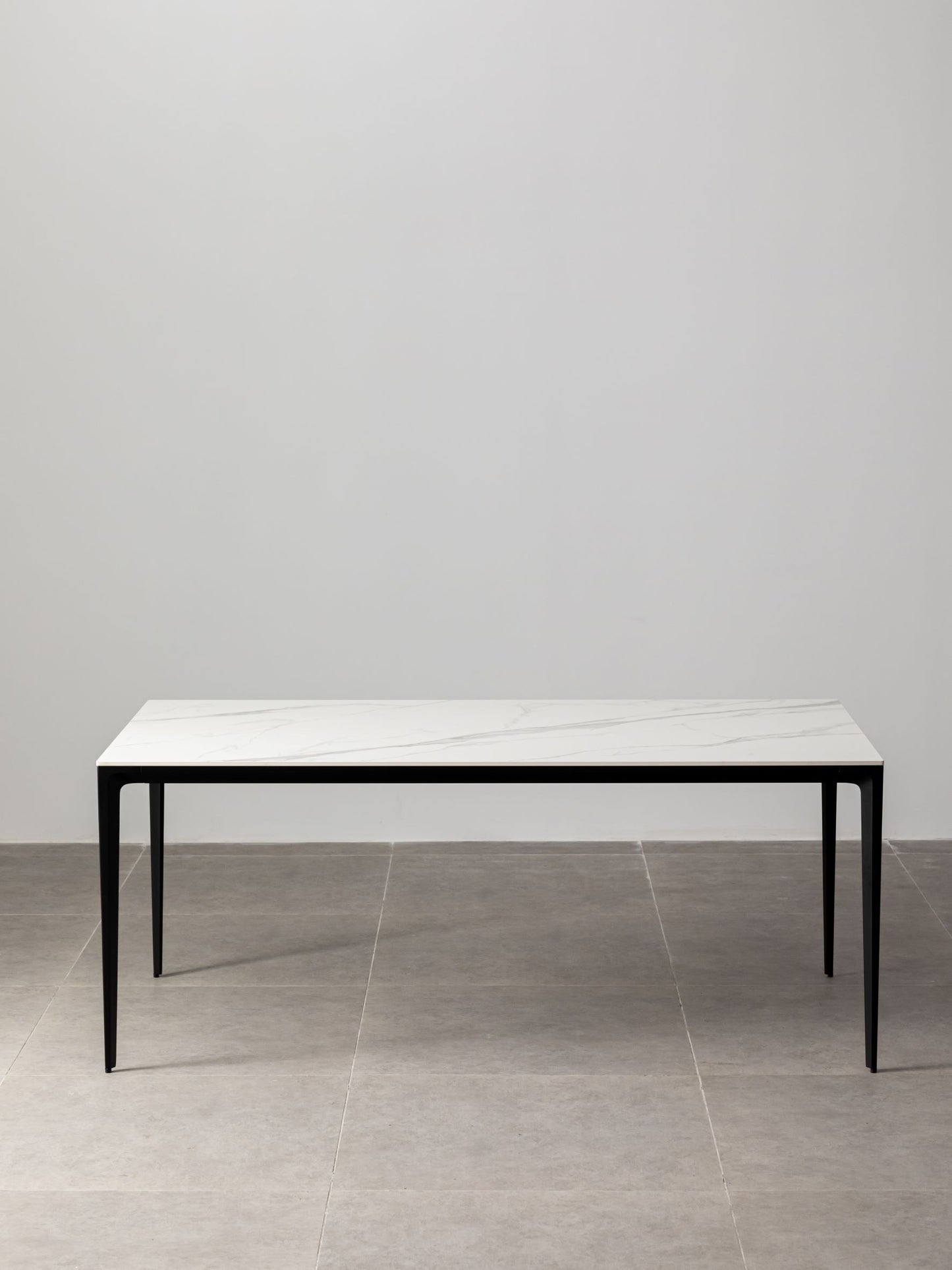 Innovation S - Minimalist Premium Porcelain Dining Table - Calacatta / Black