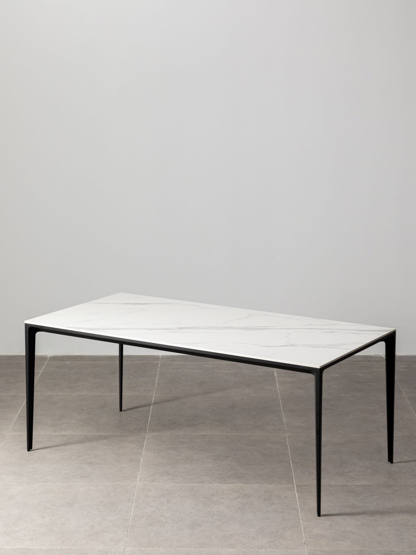 Innovation S - Minimalist Premium Porcelain Dining Table - Calacatta / Black