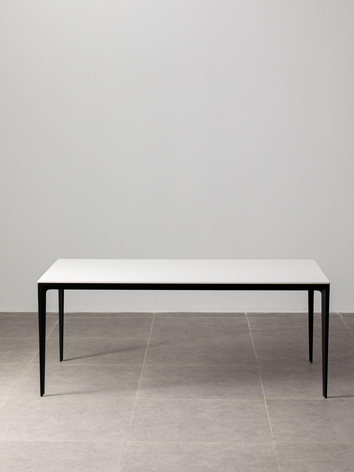 Innovation S - Minimalist Premium Porcelain Dining Table - White / Black